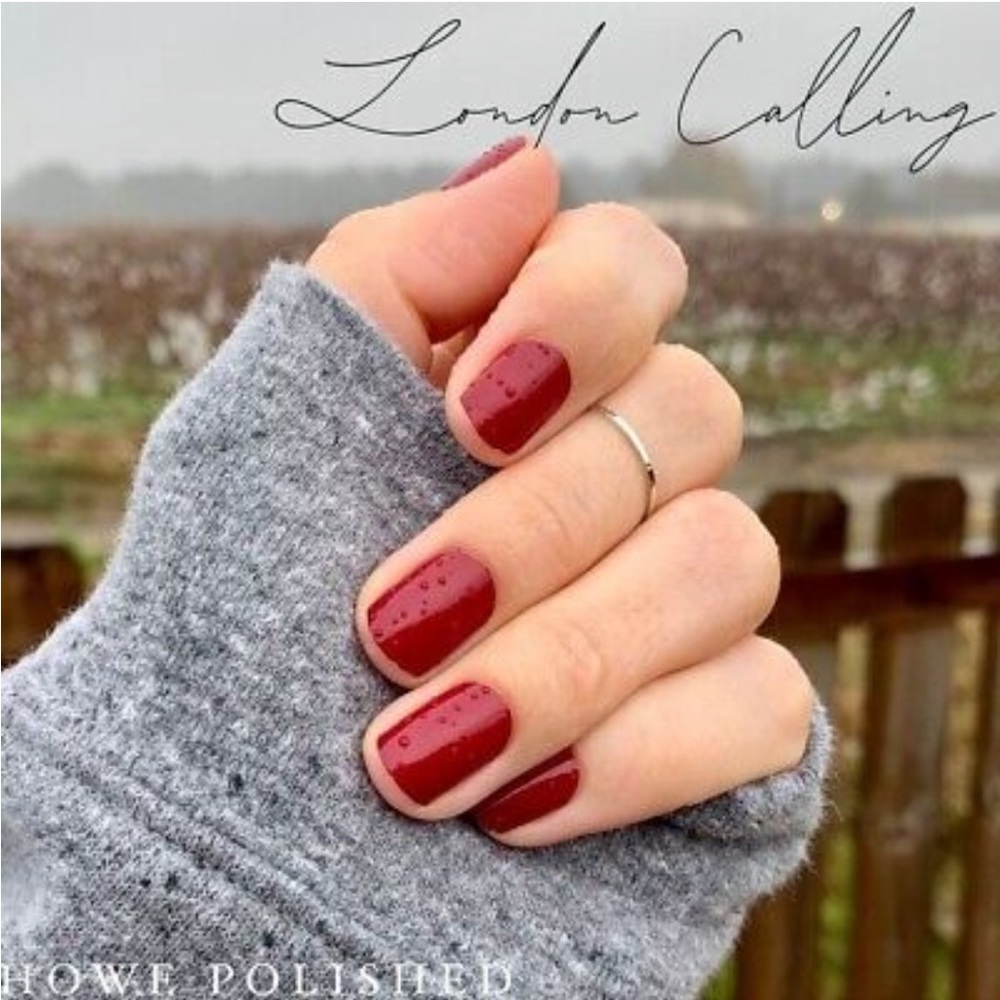 *Retired* Color Street: London Calling | Dark Red Classic Solid Fall Winter - Picture 5 of 11